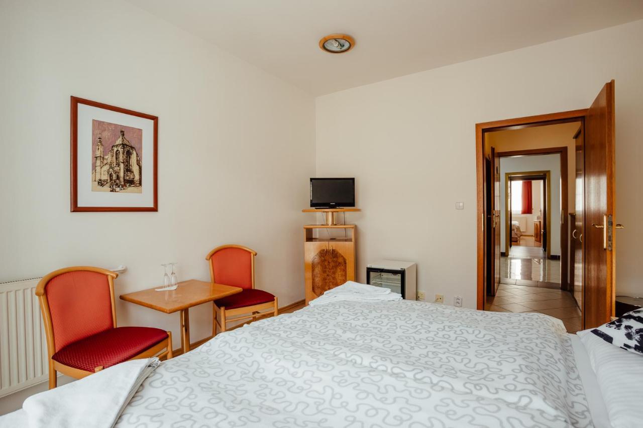 Hotel Kerling Banská Štiavnica المظهر الخارجي الصورة