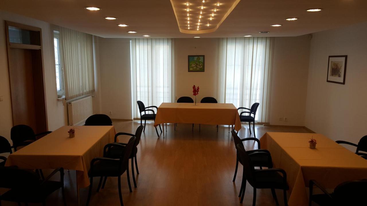 Hotel Kerling Banská Štiavnica المظهر الخارجي الصورة